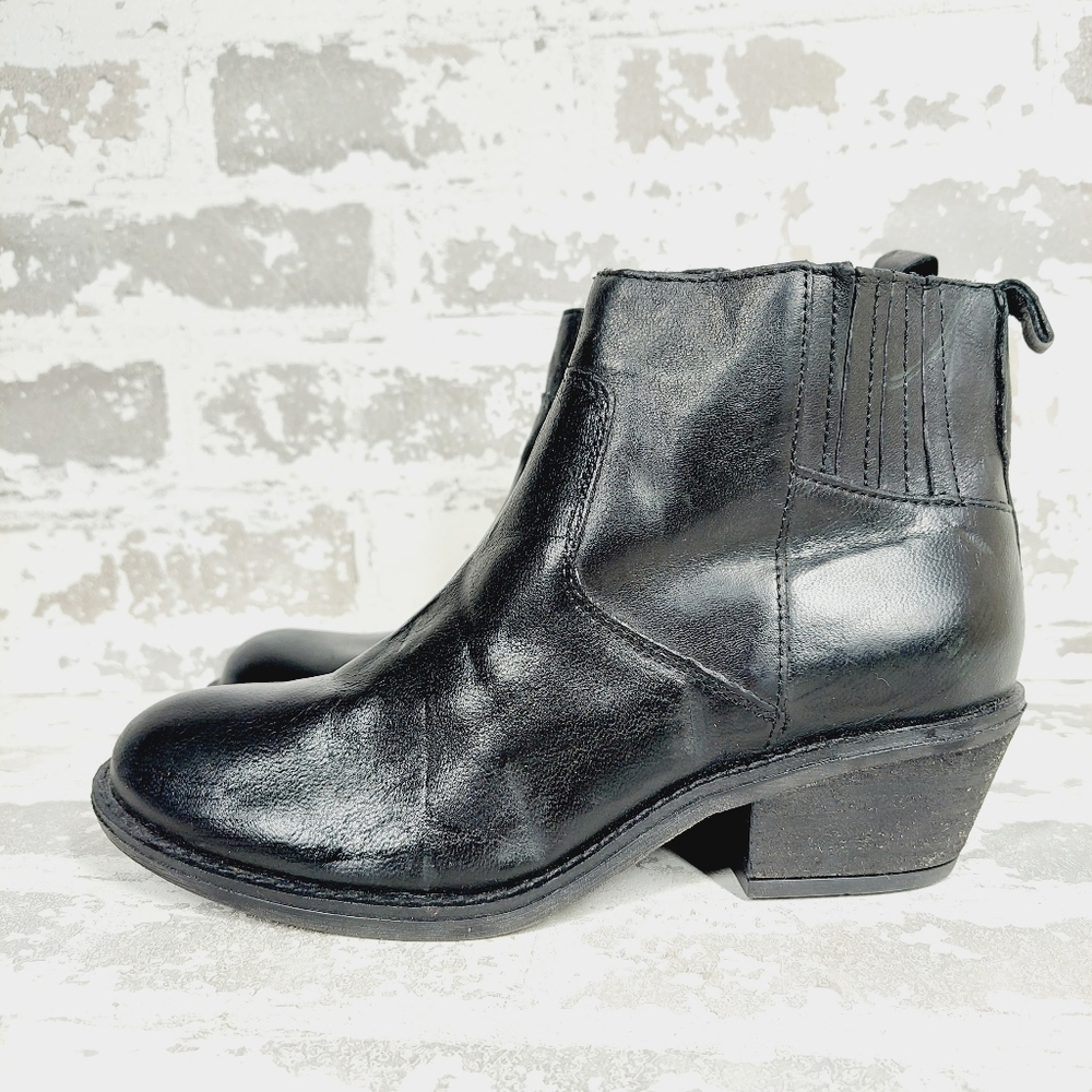 New Sofft Ardmore Black Leather Round Toe Block Heel  Bootie i763